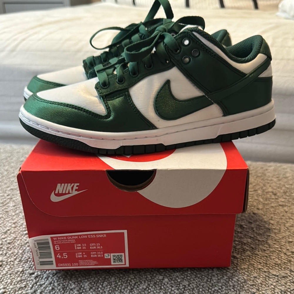 Nike Dunk Low Womens ESS Green and White Sneakers